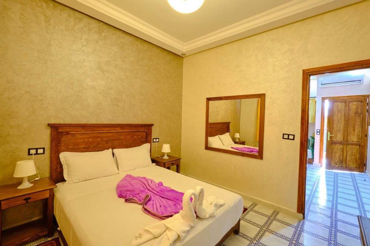 Hotel Central Palace Marrakesh Bagian luar foto